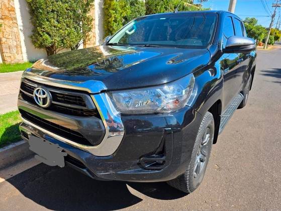 TOYOTA HILUX 2.8 D-4D TURBO DIESEL CD SR 4X4 AUTOMÁTICO