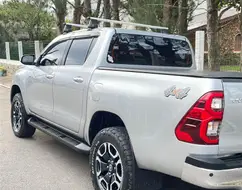 TOYOTA HILUX 2.8 D-4D TURBO DIESEL CD SRX 4X4 AUTOMÁTICO TOYOTA HILUX 2.8 D-4D TURBO DIESEL CD SRX 4X4 AUTOMÁTICO