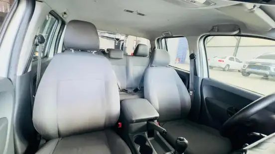 VOLKSWAGEN-AMAROK-2014