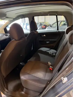 VOLKSWAGEN-FOX-2016