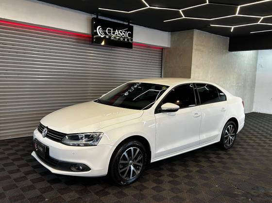 VOLKSWAGEN JETTA 2.0 COMFORTLINE FLEX 4P TIPTRONIC