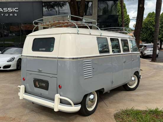 VOLKSWAGEN-KOMBI-1960