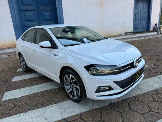 VOLKSWAGEN VIRTUS 1.0 200 TSI HIGHLINE AUTOMÁTICO