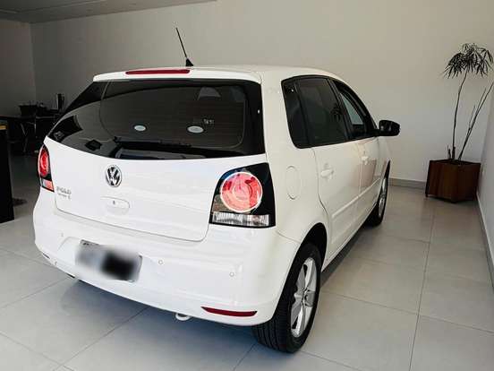 VOLKSWAGEN-POLO-1.6 MI 8V FLEX 4P MANUAL VOLKSWAGEN-POLO-2014