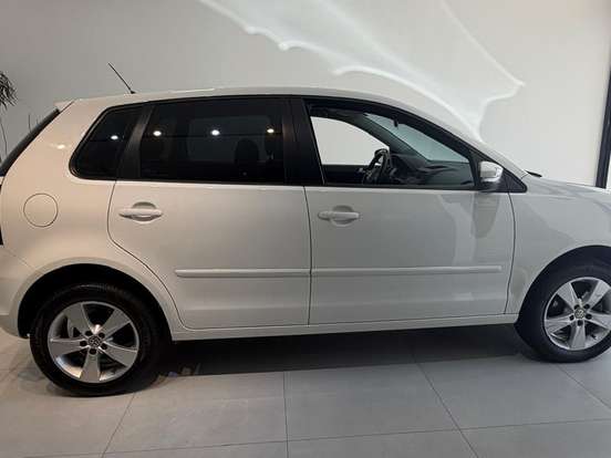 VOLKSWAGEN-POLO-1.6 MI 8V FLEX 4P MANUAL VOLKSWAGEN-POLO-2014