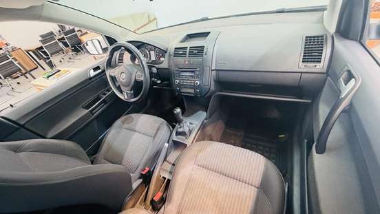 VOLKSWAGEN-POLO-2014