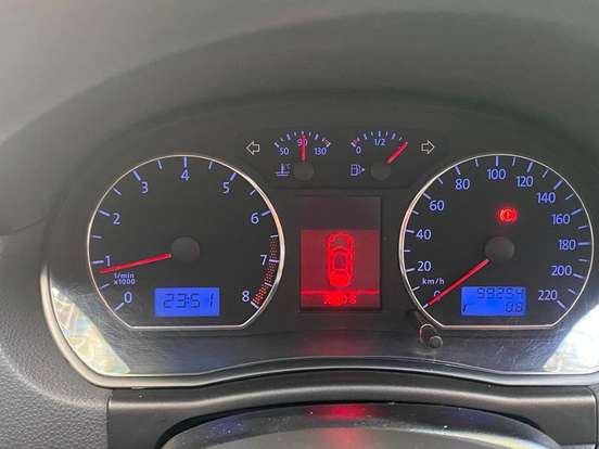 VOLKSWAGEN-POLO SEDAN-1.6 MI 8V FLEX 4P AUTOMATIZADO VOLKSWAGEN-POLO SEDAN-2010