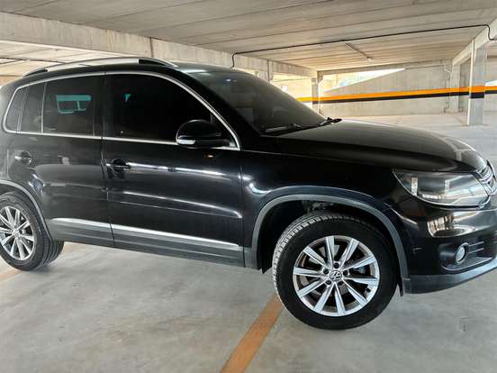 VOLKSWAGEN-TIGUAN-2014