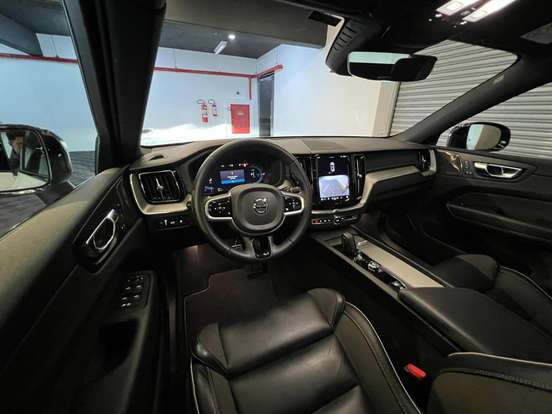 VOLVO-XC60-2022