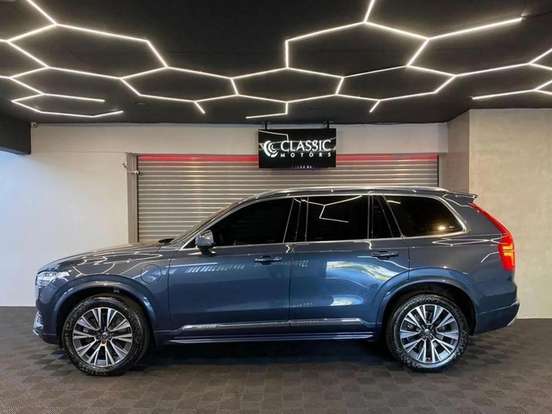 VOLVO-XC90-2021