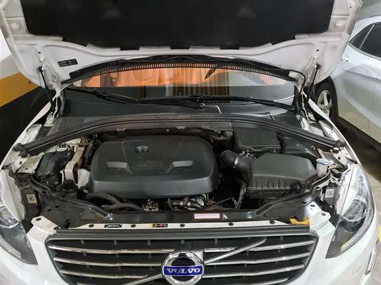 VOLVO-XC60-2.0 T5 COMFORT FWD TURBO GASOLINA 4P AUTOMÁTICO VOLVO-XC60-2015