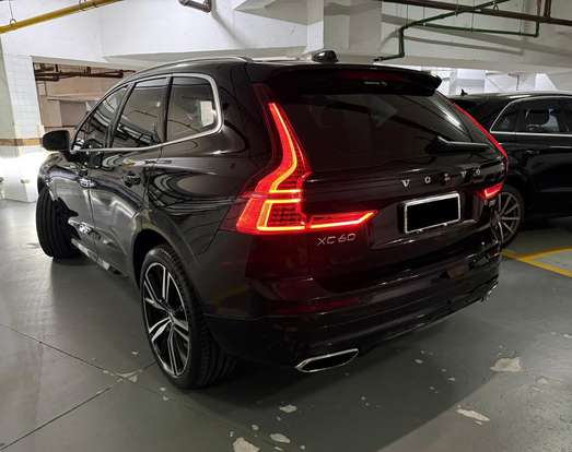 VOLVO-XC60-2018