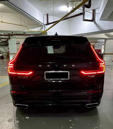 VOLVO-XC60-2018