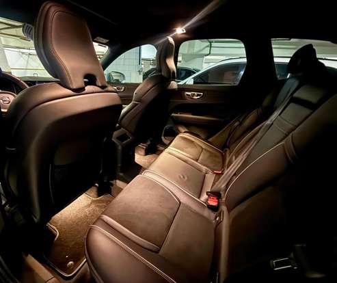 VOLVO-XC60-2018
