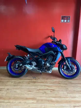 YAMAHA MT-09 