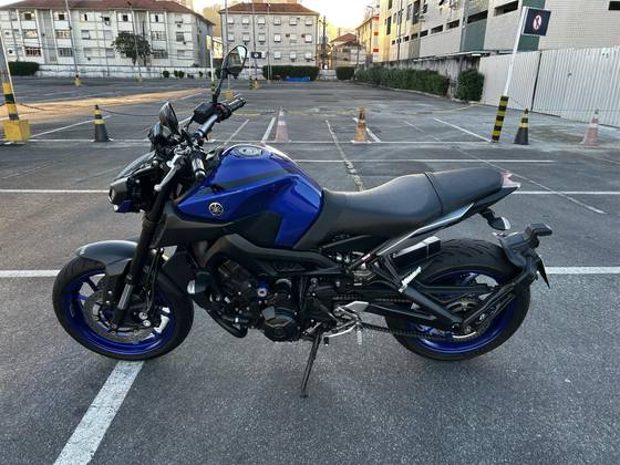 YAMAHA MT-09 