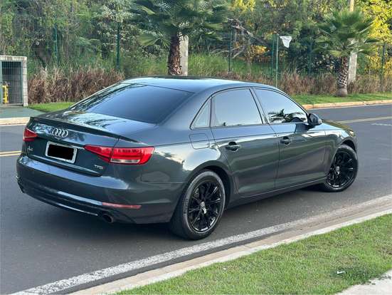 AUDI-A4-2017