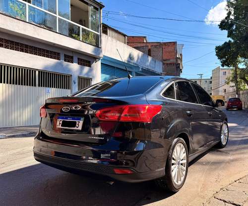 FORD-FOCUS-2017
