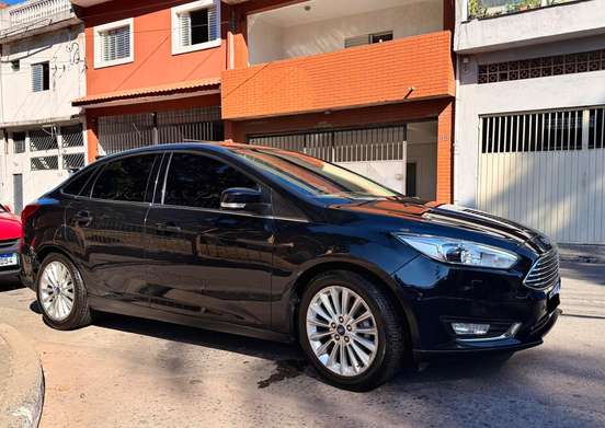FORD-FOCUS-2017
