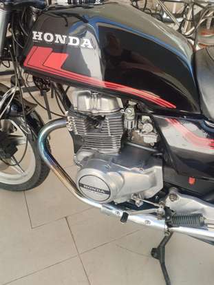 HONDA-CB 400 HONDA-CB 400-1983