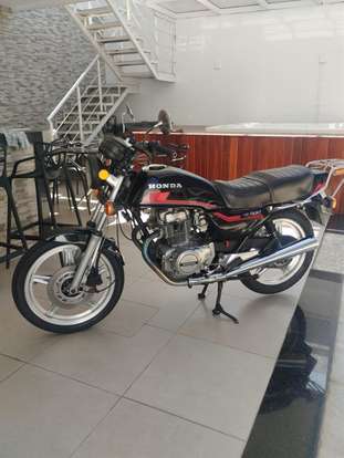 HONDA-CB 400-1983