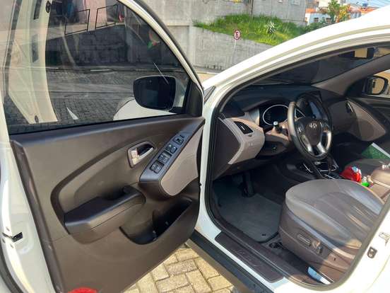 HYUNDAI-IX35-2012