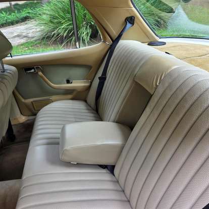 MERCEDES-BENZ-280 SE-1978