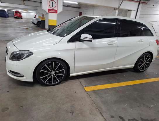 MERCEDES-BENZ-B 200-2012