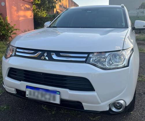 MITSUBISHI OUTLANDER 3.0 GT 4X4 V6 24V GASOLINA 4P AUTOMÁTICO