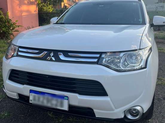 MITSUBISHI-OUTLANDER-3.0 GT 4X4 V6 24V GASOLINA 4P AUTOMÁTICO MITSUBISHI-OUTLANDER-2013