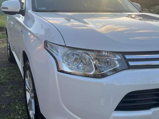 MITSUBISHI-OUTLANDER-3.0 GT 4X4 V6 24V GASOLINA 4P AUTOMÁTICO MITSUBISHI-OUTLANDER-2013