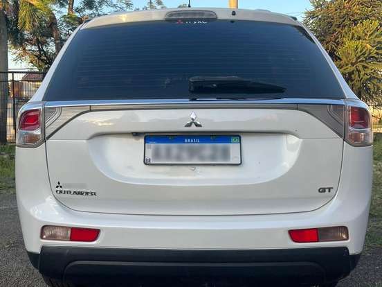 MITSUBISHI-OUTLANDER-3.0 GT 4X4 V6 24V GASOLINA 4P AUTOMÁTICO MITSUBISHI-OUTLANDER-2013