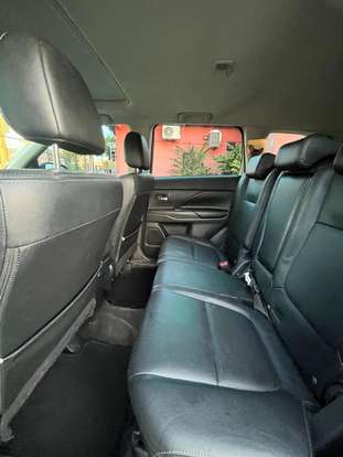 MITSUBISHI-OUTLANDER-2013