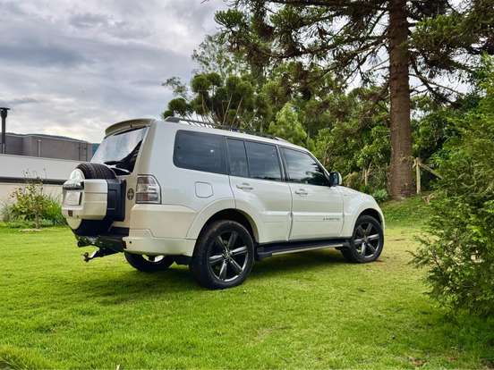 MITSUBISHI-PAJERO FULL-3.2 HPE 4X4 16V TURBO INTERCOOLER DIESEL 4P AUTOMÁTICO MITSUBISHI-PAJERO FULL-2013