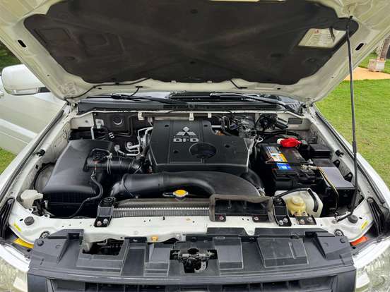 MITSUBISHI-PAJERO FULL-3.2 HPE 4X4 16V TURBO INTERCOOLER DIESEL 4P AUTOMÁTICO MITSUBISHI-PAJERO FULL-2013