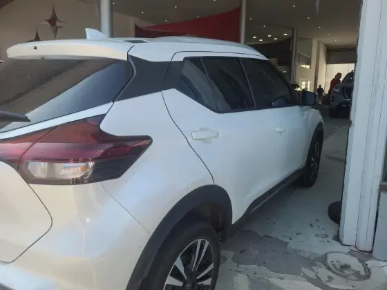 NISSAN KICKS 1.6 16V FLEXSTART ADVANCE XTRONIC NISSAN KICKS 1.6 16V FLEXSTART ADVANCE XTRONIC
