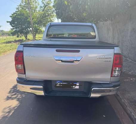 TOYOTA-HILUX-2016