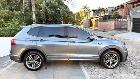 VOLKSWAGEN-TIGUAN-2021