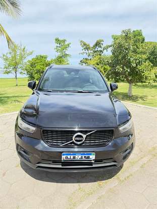 VOLVO-XC40-2021
