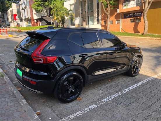 VOLVO-XC40-2.0 T4 GASOLINA GEARTRONIC VOLVO-XC40-2018