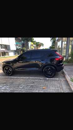 VOLVO-XC40-2018
