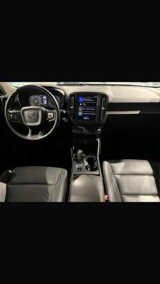 VOLVO-XC40-2018