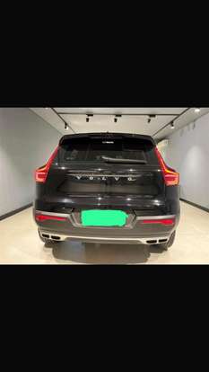 VOLVO-XC40-2018