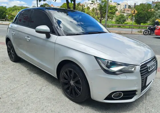 AUDI A1 1.4 TFSI ATTRACTION 16V 122CV GASOLINA 4P AUTOMÁTICO