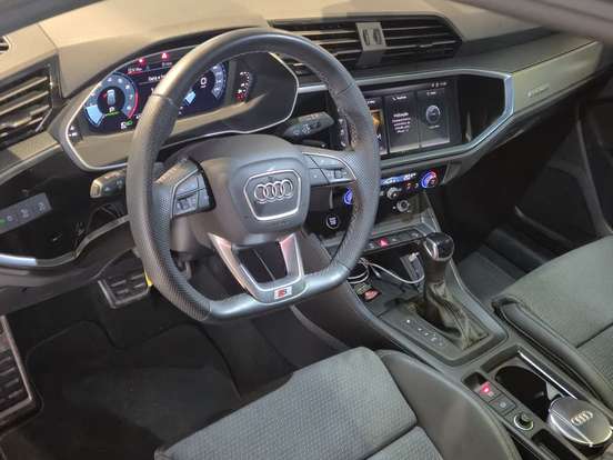AUDI-Q3-2.0 40 TFSI GASOLINA PERFORMANCE BLACK QUATTRO TIPTRONIC AUDI-Q3-2024