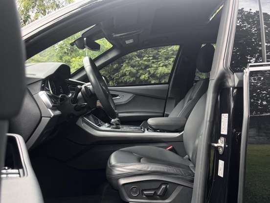 AUDI-Q8-3.0 TFSI GASOLINA PERFORMANCE QUATTRO TIPTRONIC AUDI-Q8-2019