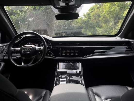 AUDI-Q8-2019