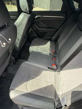 AUDI-Q3-2022