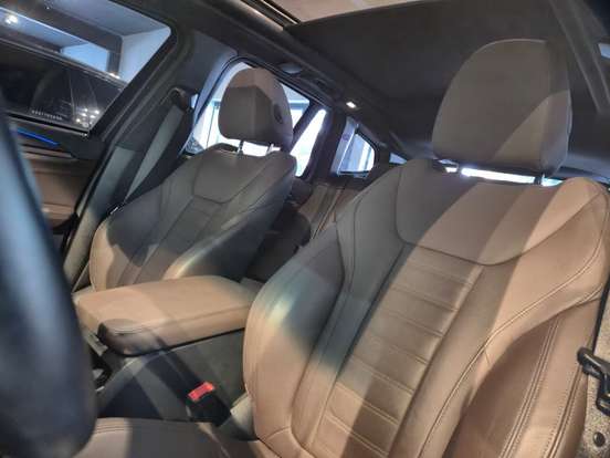 BMW-iX3-2022