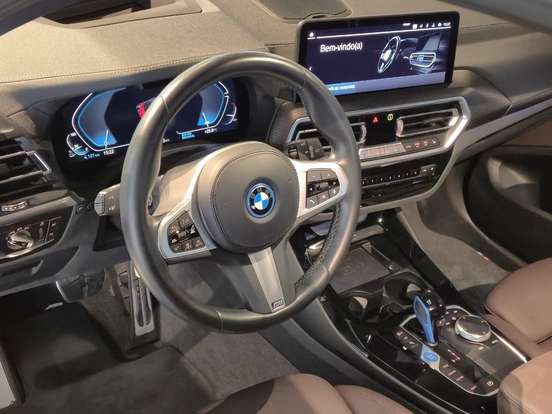 BMW-iX3-2022